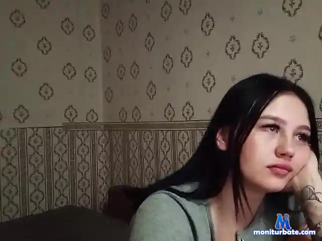 luna-perri bongacams performer female