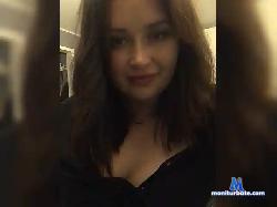 DolceKira bongacams live cam performer profile