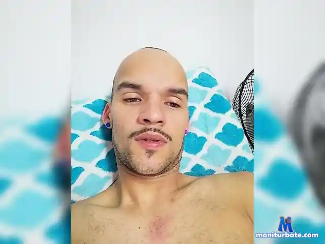 Paisahorny bongacams performer male