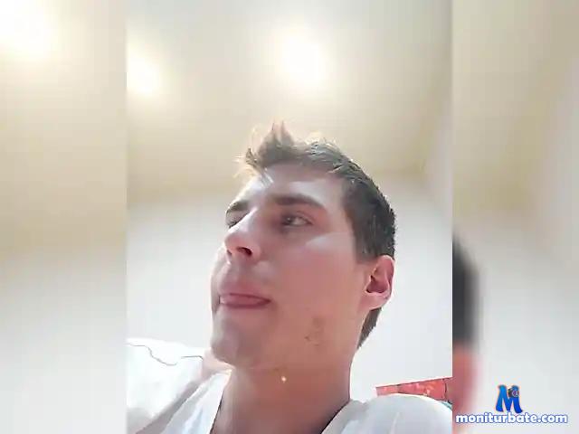 Nikki015 bongacams performer male