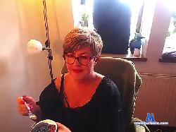 julieamberx bongacams live cam performer profile