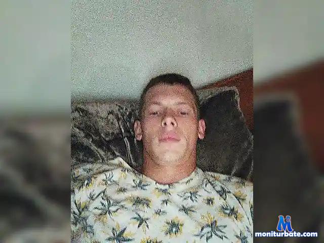 Everis-777 bongacams performer male
