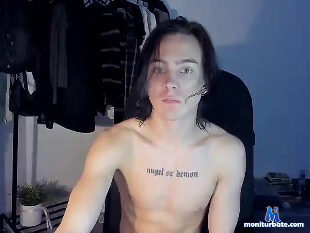 TheoWTF bongacams performer male