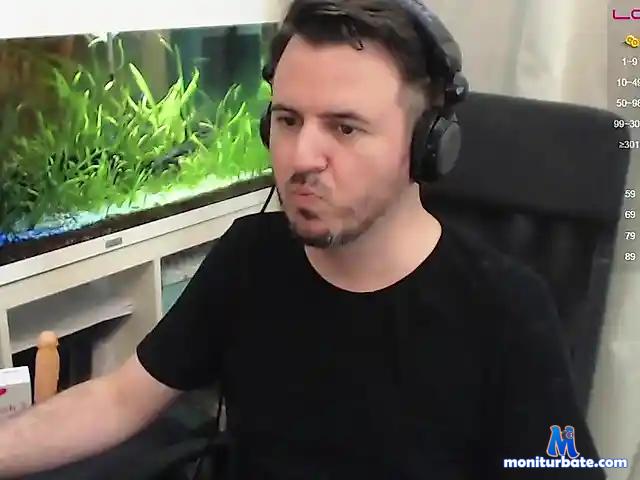 Thomri bongacams performer male