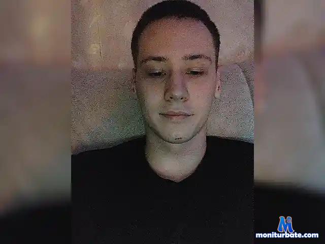 CrazyMan-18 bongacams performer male