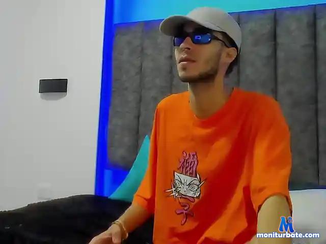 Sofia-and-Axel bongacams performer male