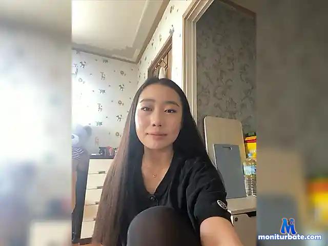 Momo-7 bongacams performer female
