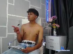 Moonbooy- bongacams live cam performer profile