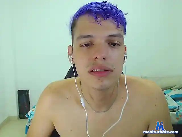 LinoRain bongacams performer male