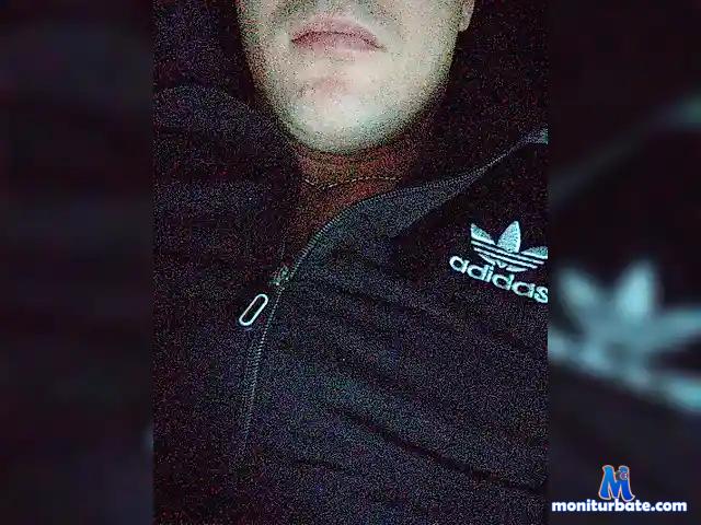 Qwerty19-3 bongacams performer male