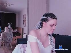 Midevona bongacams live cam performer profile