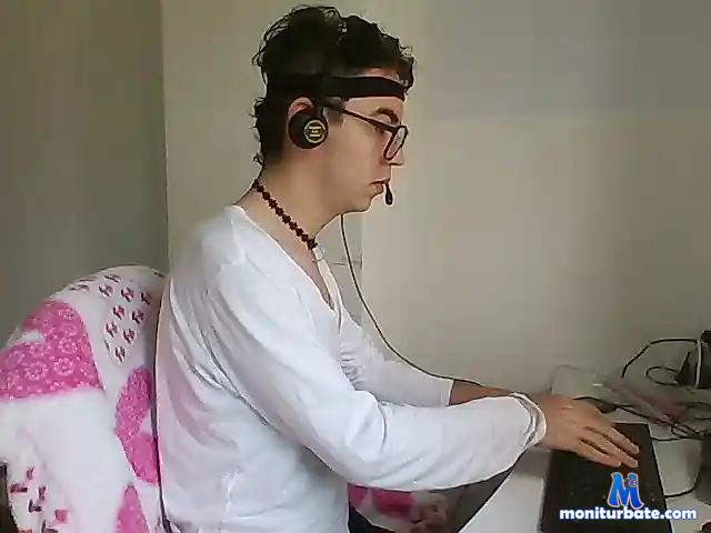 ali-ashams bongacams performer male