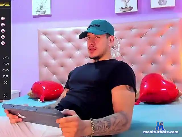 JAMIIELE bongacams performer male