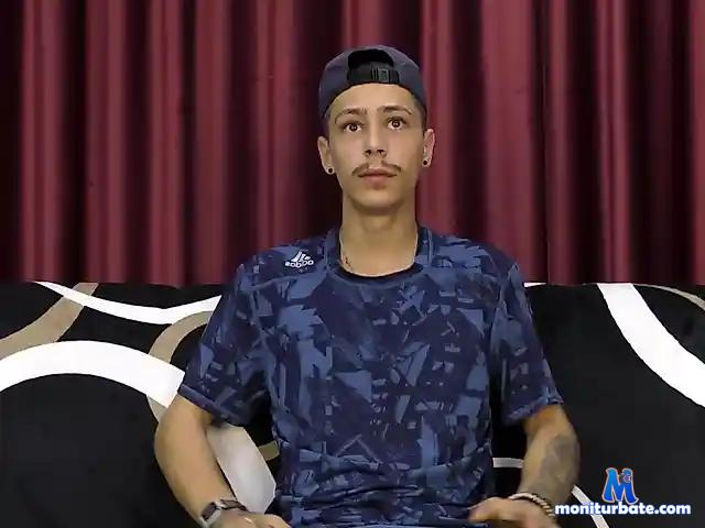 RoniThomson bongacams performer male