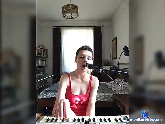 pink-popy bongacams performer female