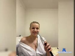 -m0m- bongacams live cam performer profile