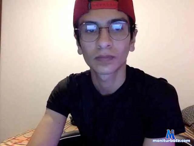 x420x2020x bongacams performer male