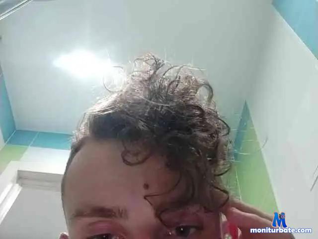 HonneyTuxui bongacams performer male