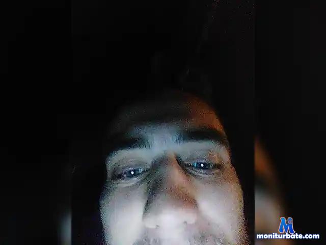 LuxBetron bongacams performer male