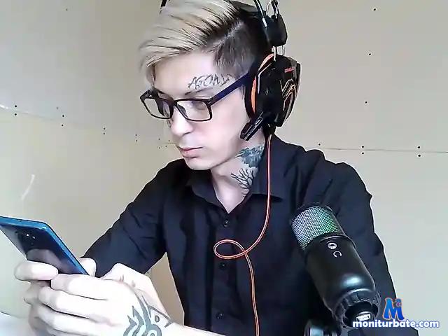 NikoLiberalis bongacams performer male