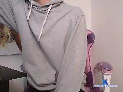 littleLogan bongacams live cam performer profile