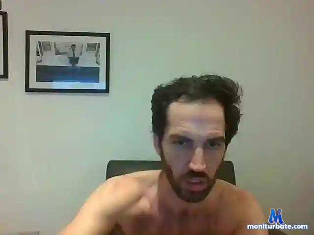 indaclouds bongacams performer male
