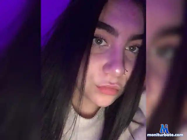 AmeliaLarse bongacams performer female