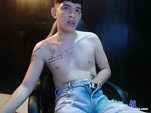 twin-hot01 bongacams performer male