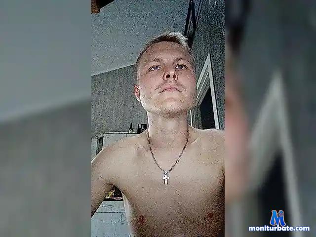 NoNamee13 bongacams performer male