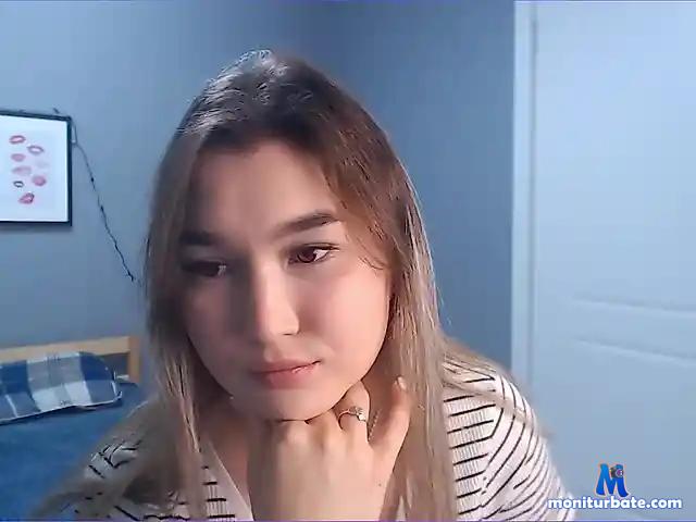 HaniSuen bongacams performer female