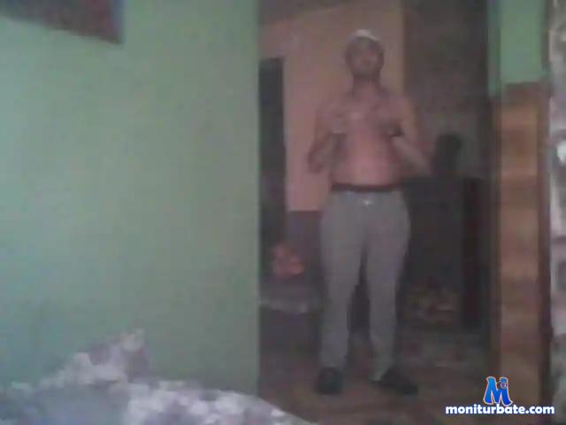 DoveLove37a bongacams performer male