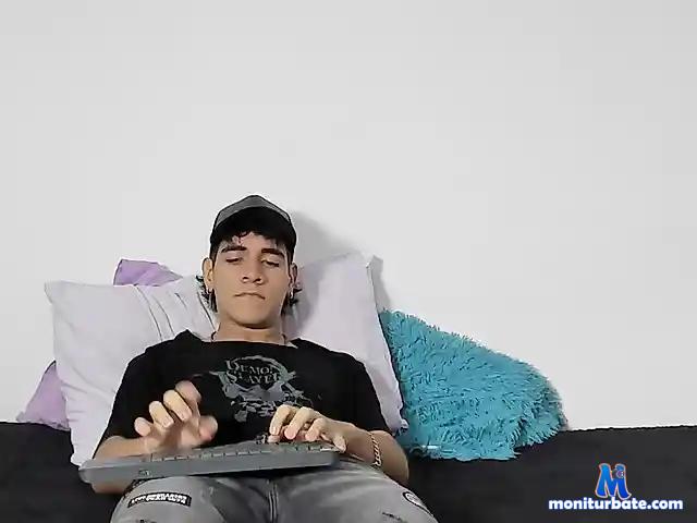 charles-hotboy bongacams performer male
