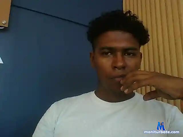 jr-black bongacams performer male
