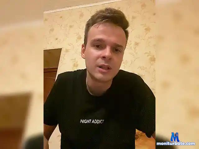 Long1jount bongacams performer male
