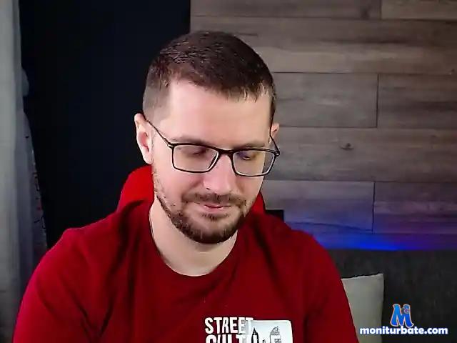 Mrooops- bongacams performer male