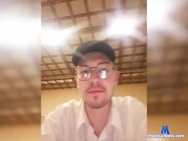 yjji bongacams performer male