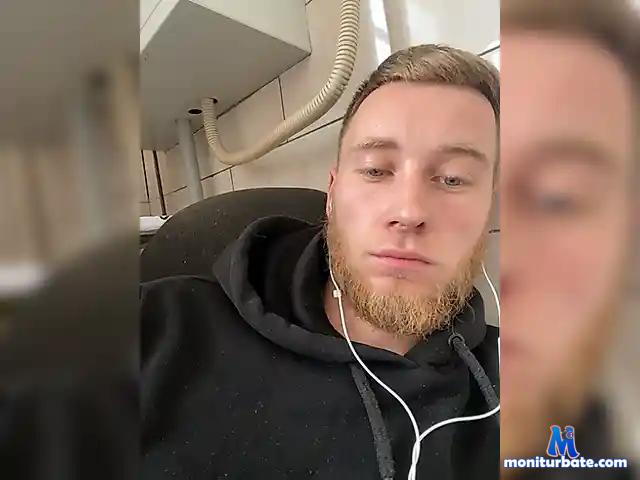 Art0r17 bongacams performer male