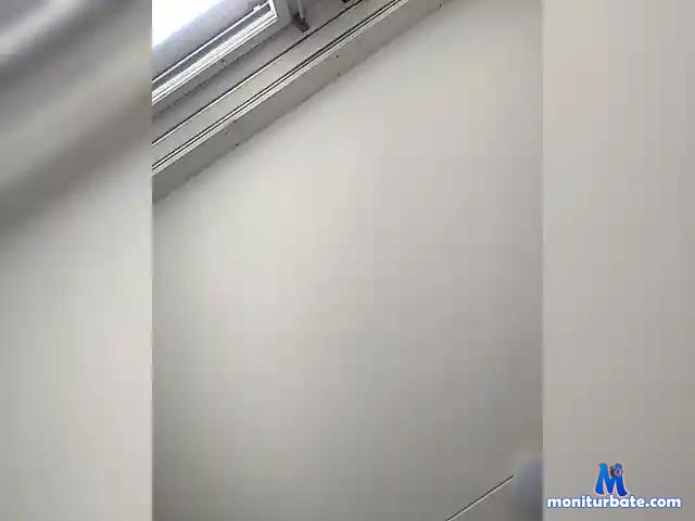 Vladosik2332 bongacams performer male