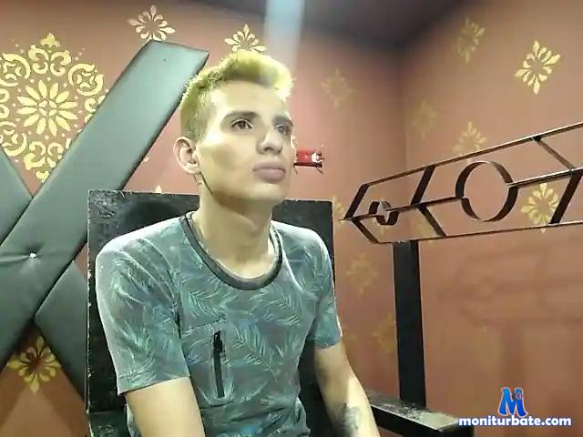 Yaanstroongg bongacams performer couple male female