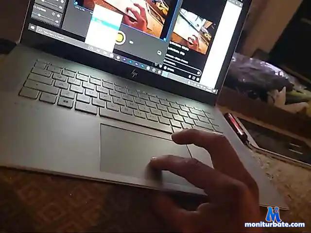 Axelcoxxx bongacams performer male