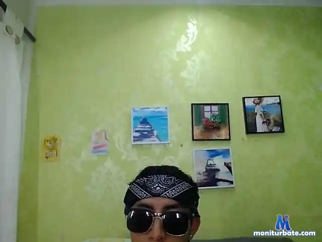 NathanielSua bongacams performer male