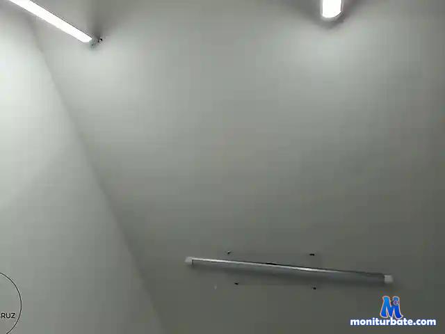 carolinacruz bongacams performer female