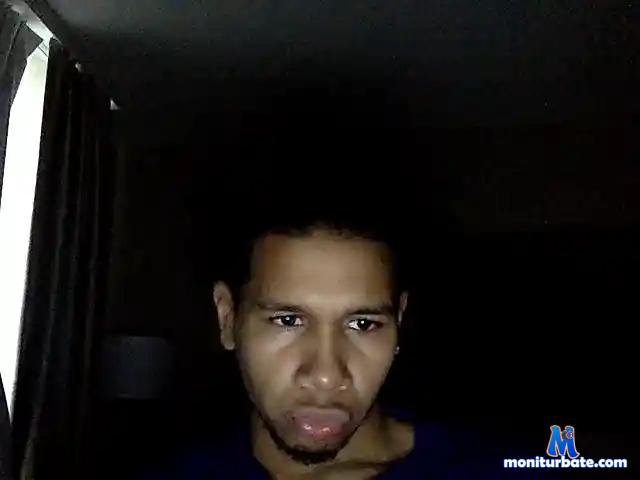ThickDdray bongacams performer male