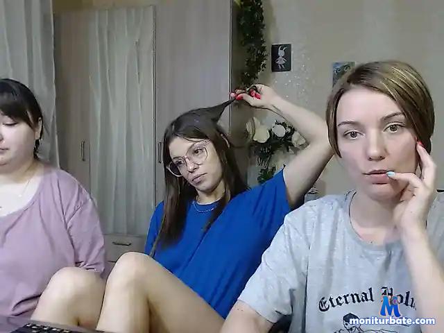EmilyBTRFly bongacams performer couple of 2 females