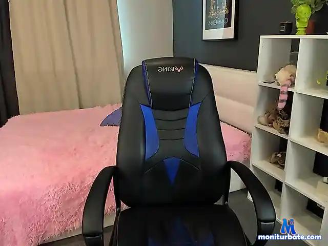 Rooby-Blonde bongacams performer female