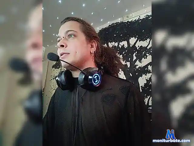 NayDeus bongacams performer male