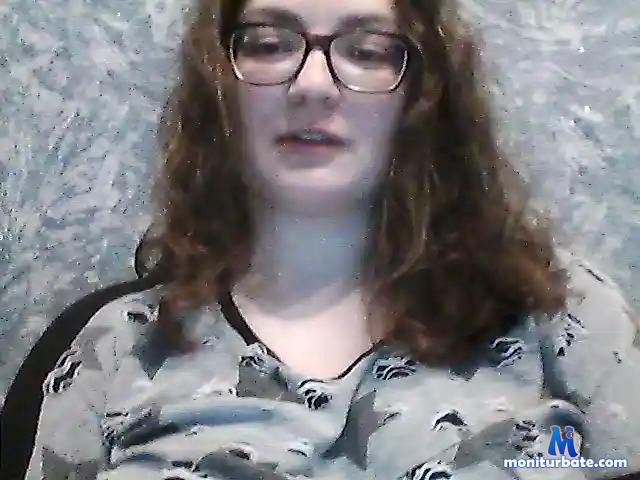 poppy-buna bongacams performer female