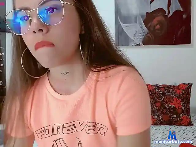 ScarletRoses bongacams performer female