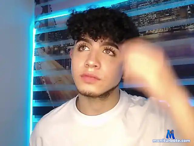 Alejandro-W bongacams performer male