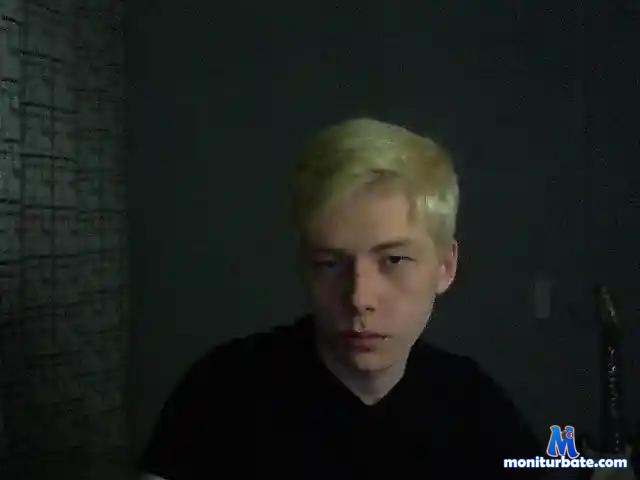 wearlessboi bongacams performer male